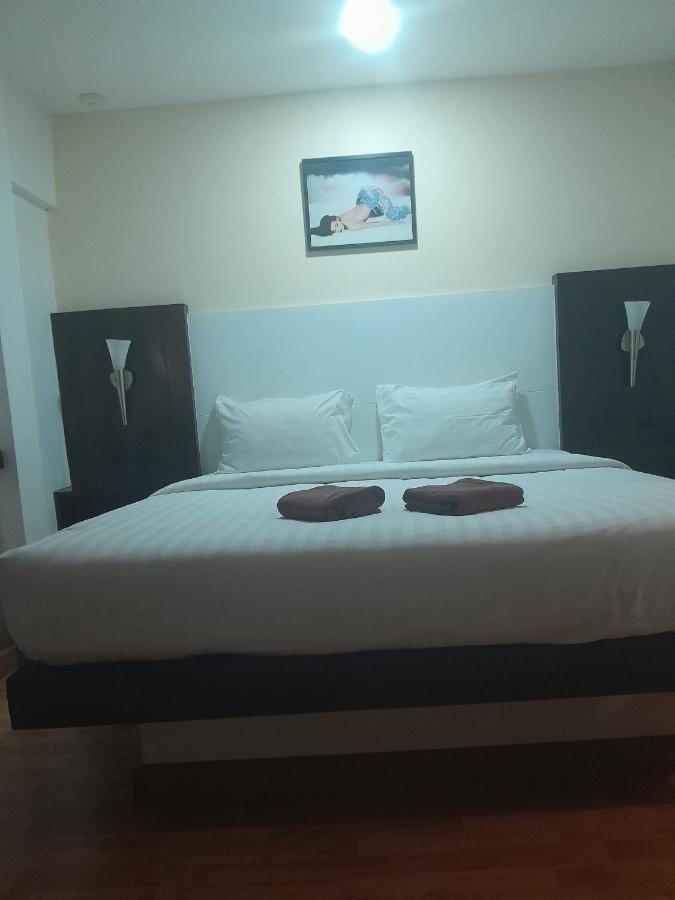 Zen Hotel @18 Bangkok Esterno foto
